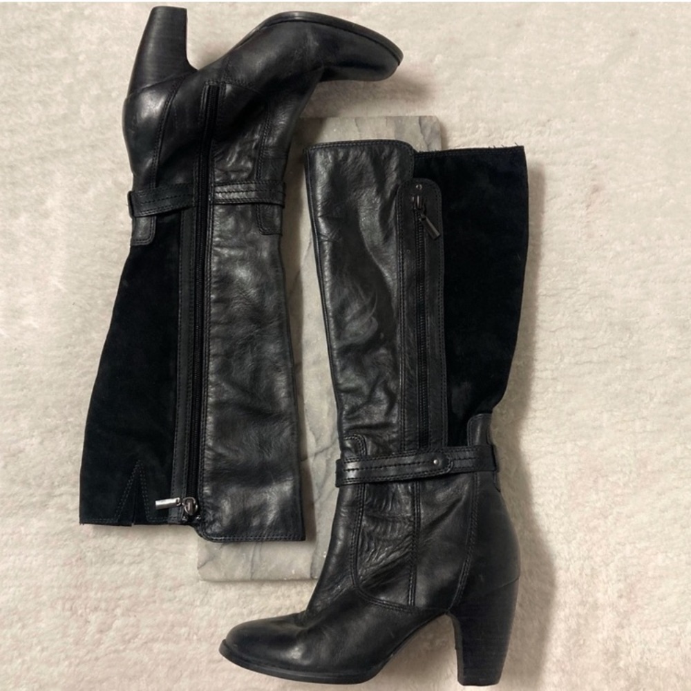Clarks Tall Heel Boots Size 7.5 Black Leather Zipper Closure